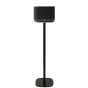 Zwarte speakerstandaard met Denon Home 400