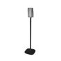 Zwarte speakerstandaard met Denon HEOS 1