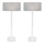 Set van twee witte speakerstandaards met Bluesound Pulse 2