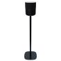 Zwarte speakerstandaard met Bluesound Pulse M