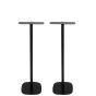 Enkele zwarte speakerstandaard met Denon Home 250