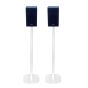 Set van twee witte speakerstandaards met Samsung speakers