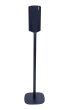 Zwarte speakerstandaard met Denon HEOS 3