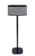 Zwarte speakerstandaard met Riva Stadium