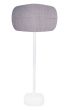 Witte speakerstandaard met B&O BeoPlay A6