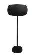 Zwarte speakerstandaard met B&O BeoPlay A6