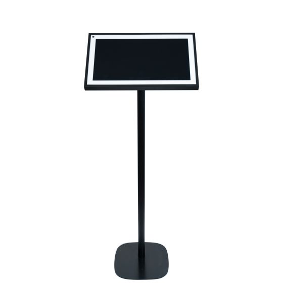 Zwarte speakerstandaard met Amazon Echo Show 21