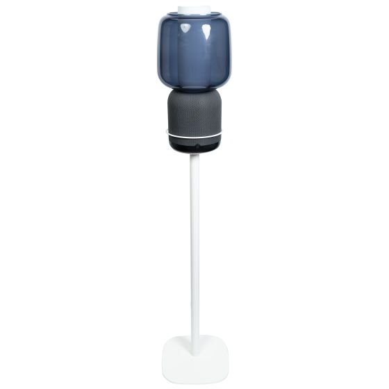 Witte speakerstandaard met Ikea Symfonisk lamp