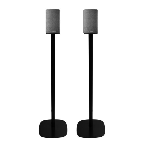 Set van twee zwarte speakerstandaards met Loewe We. BOOST